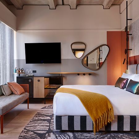 Qt Auckland Hotel Luaran gambar A bedroom at the hotel