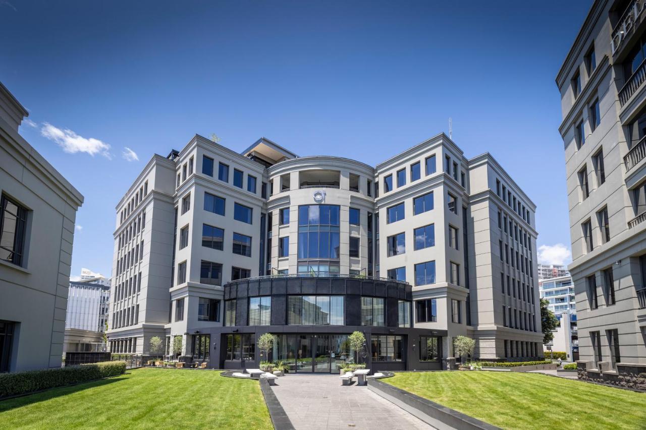 Qt Auckland Hotel Luaran gambar The main building of the university