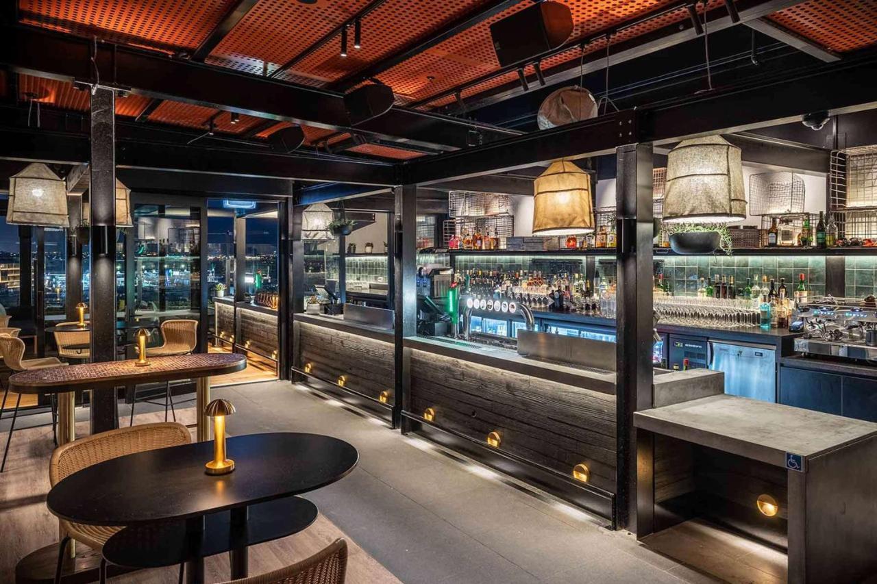 Qt Auckland Hotel Luaran gambar The bar at the 101 bar