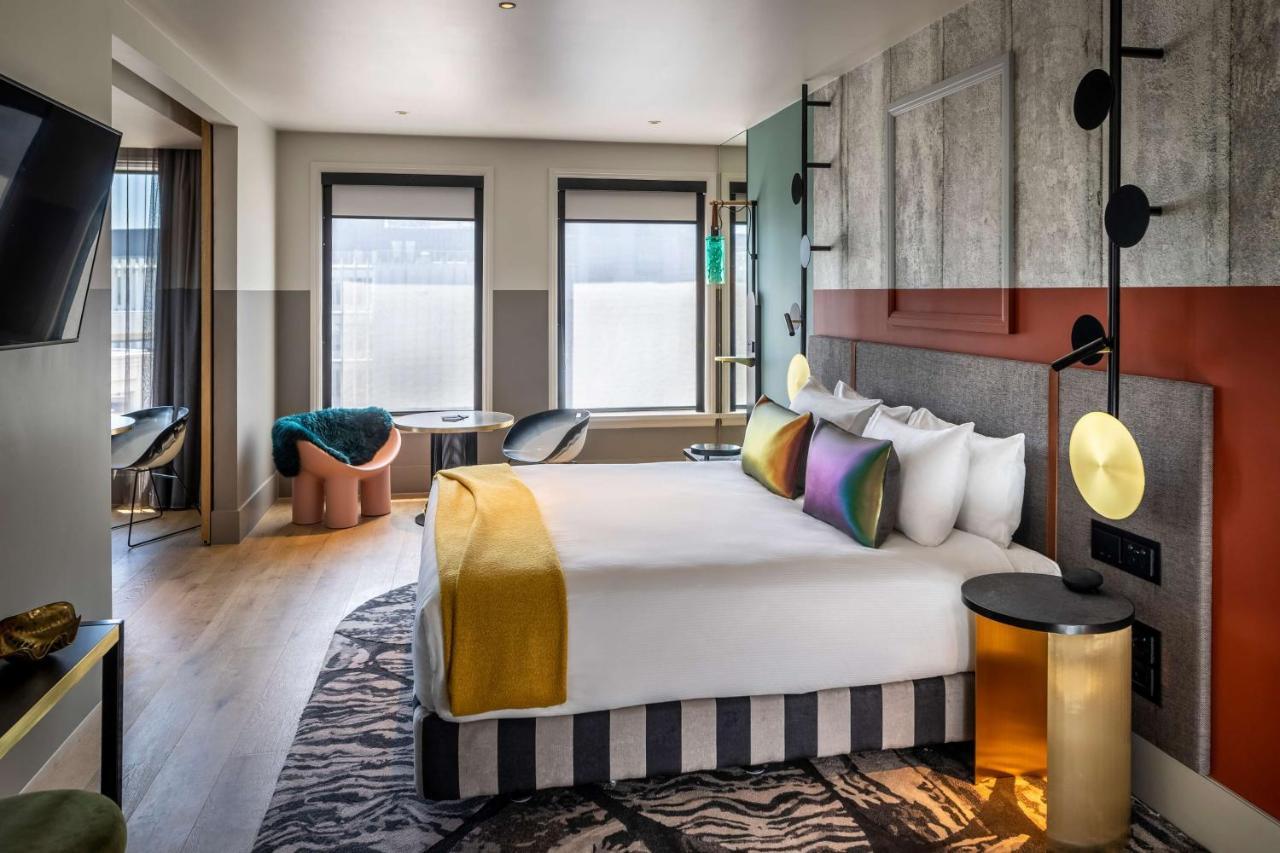 Qt Auckland Hotel Luaran gambar A bedroom at the hotel