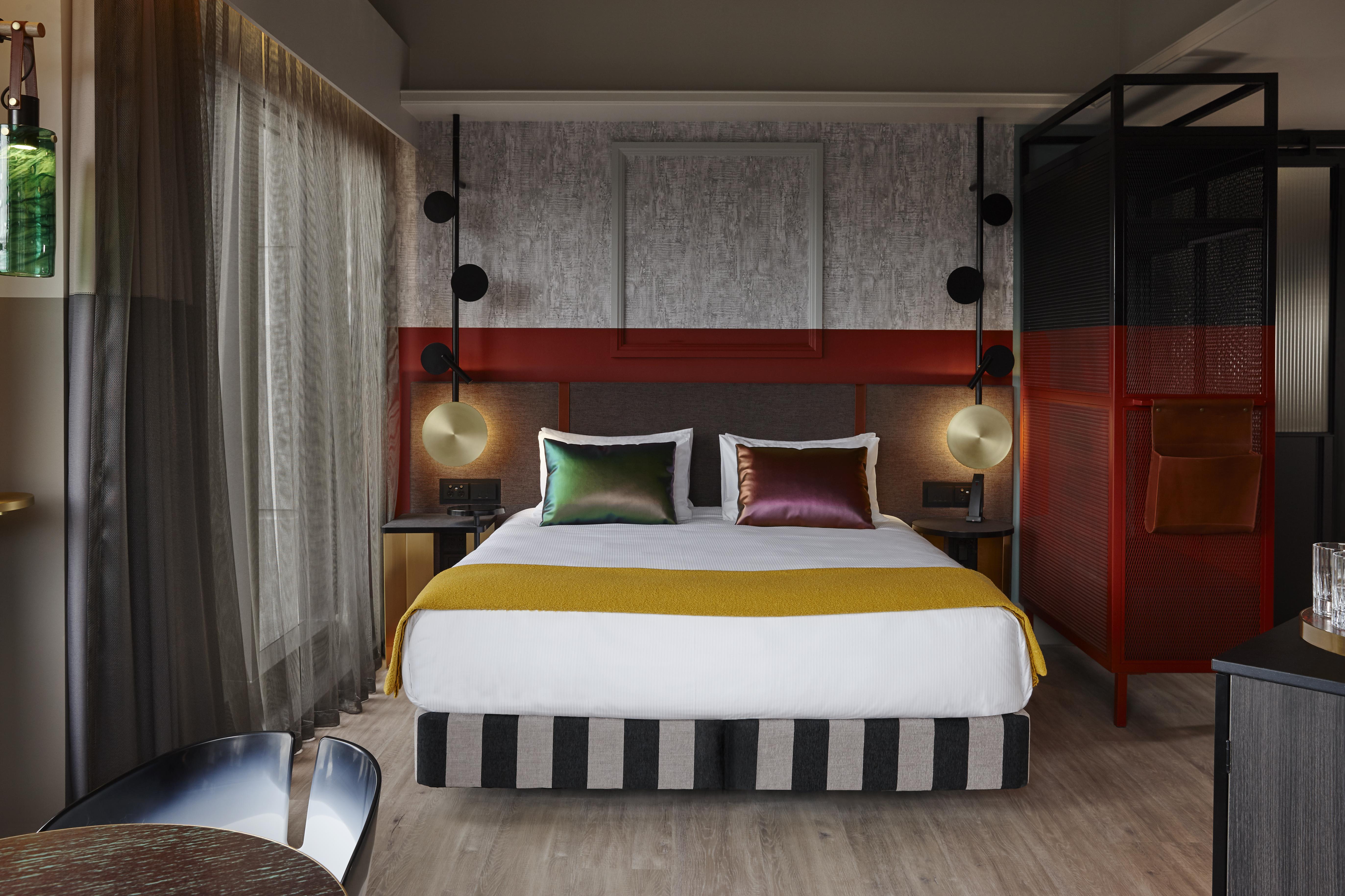 Qt Auckland Hotel Luaran gambar A bedroom at the hotel