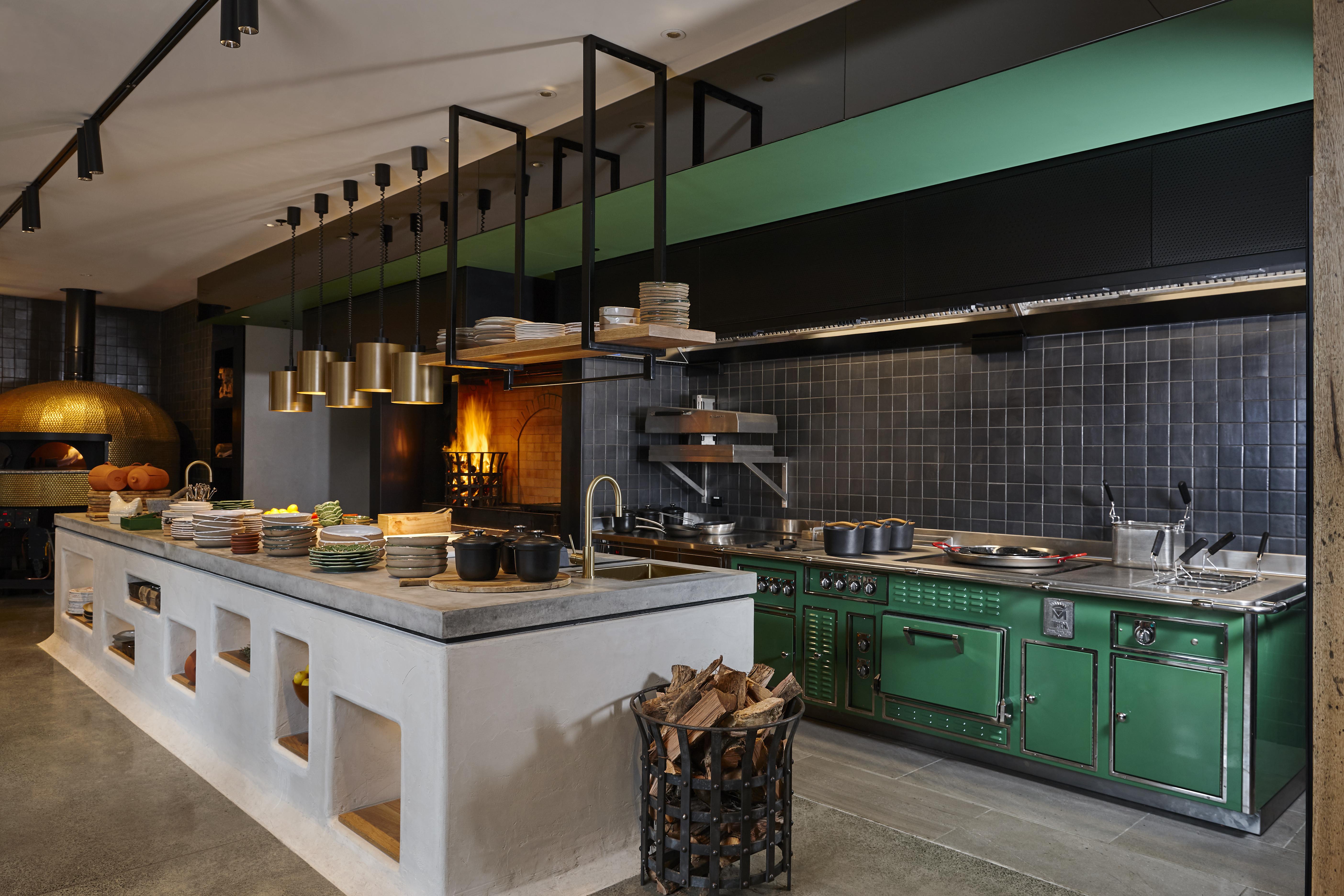 Qt Auckland Hotel Luaran gambar The kitchen at the restaurant